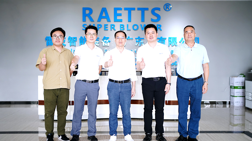 東莞市寮步鎮(zhèn)尹荏彬副鎮(zhèn)長(zhǎng)一行蒞臨雷茨參觀(guān)指導(dǎo)